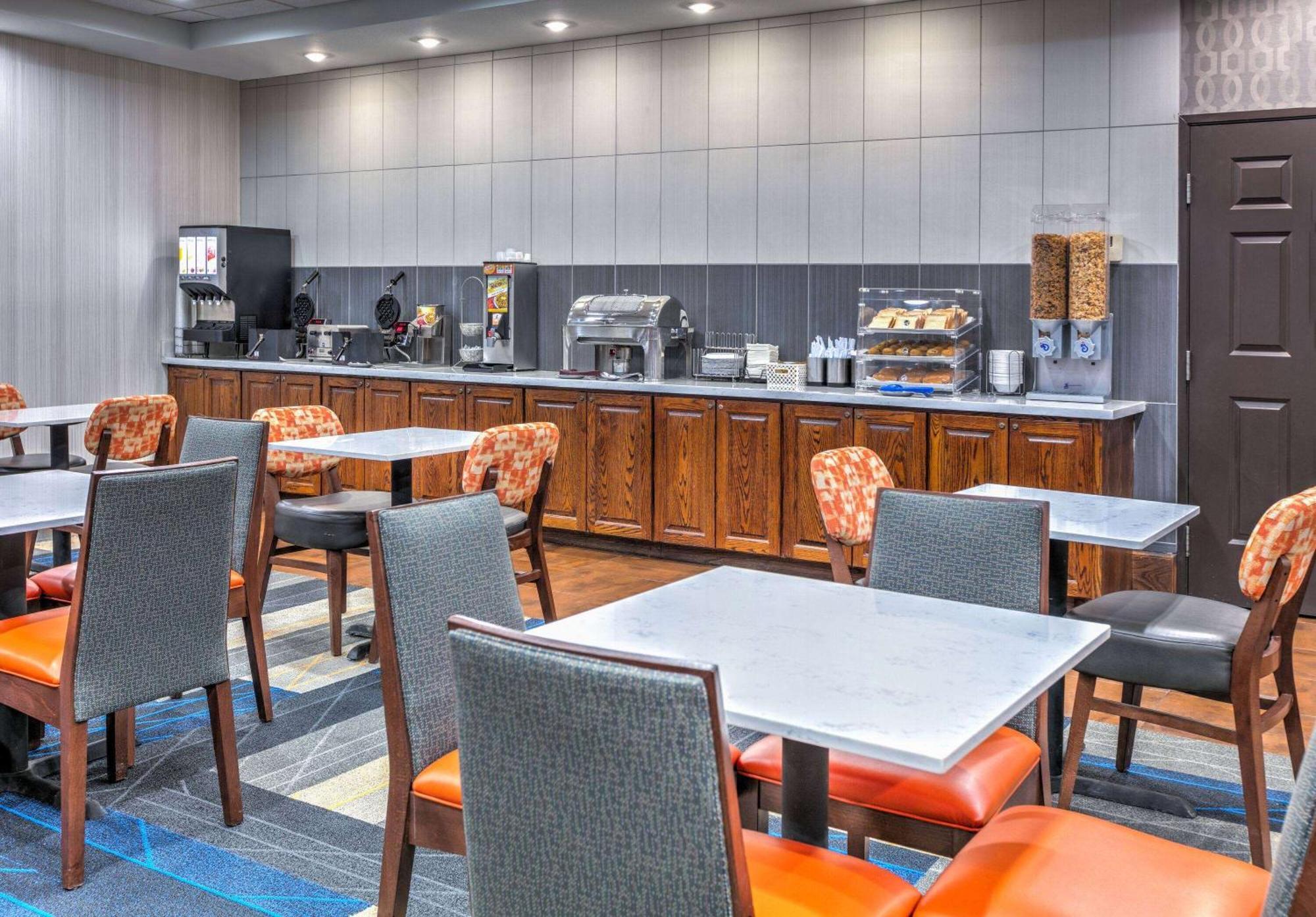 La Quinta By Wyndham Fort Worth Ne Mall Hurst Exterior photo